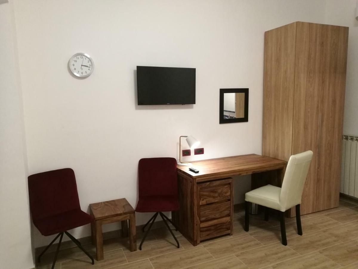 Al Trenino Accomodation Otel Roma Dış mekan fotoğraf