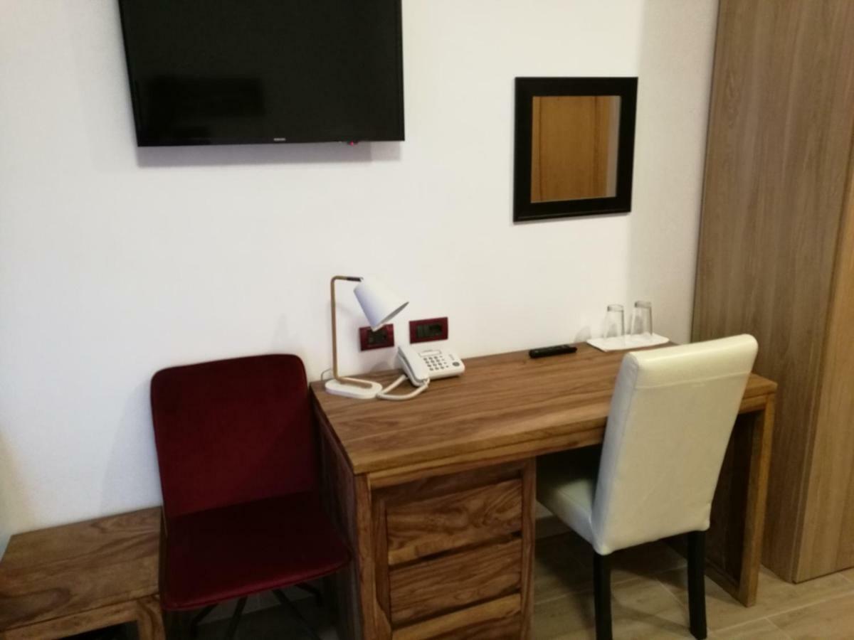 Al Trenino Accomodation Otel Roma Dış mekan fotoğraf