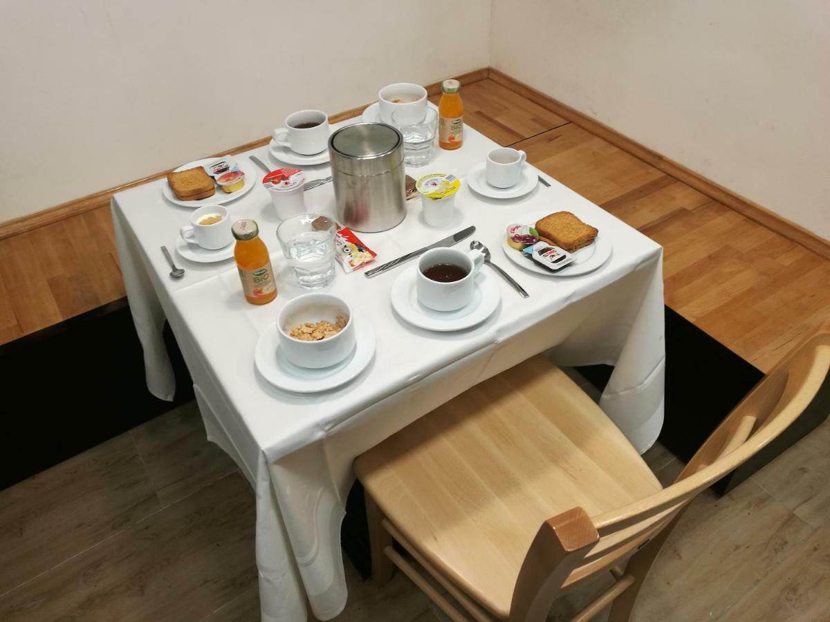 Al Trenino Accomodation Otel Roma Dış mekan fotoğraf